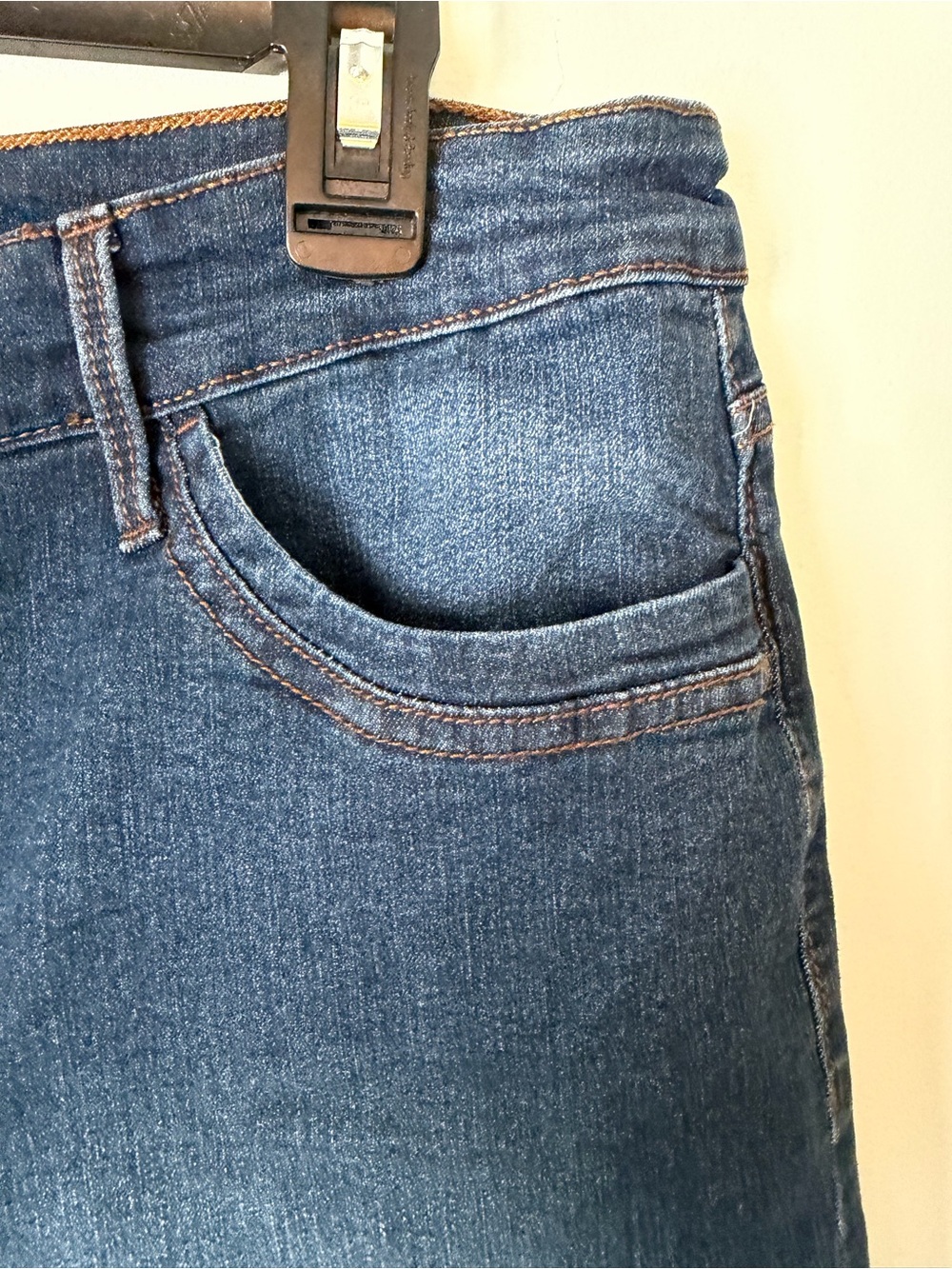 Gloria Vanderbilt Amanda Capri Jeans Women 16 Blue All Around Slimming Cuffed - Picture 5 of 12